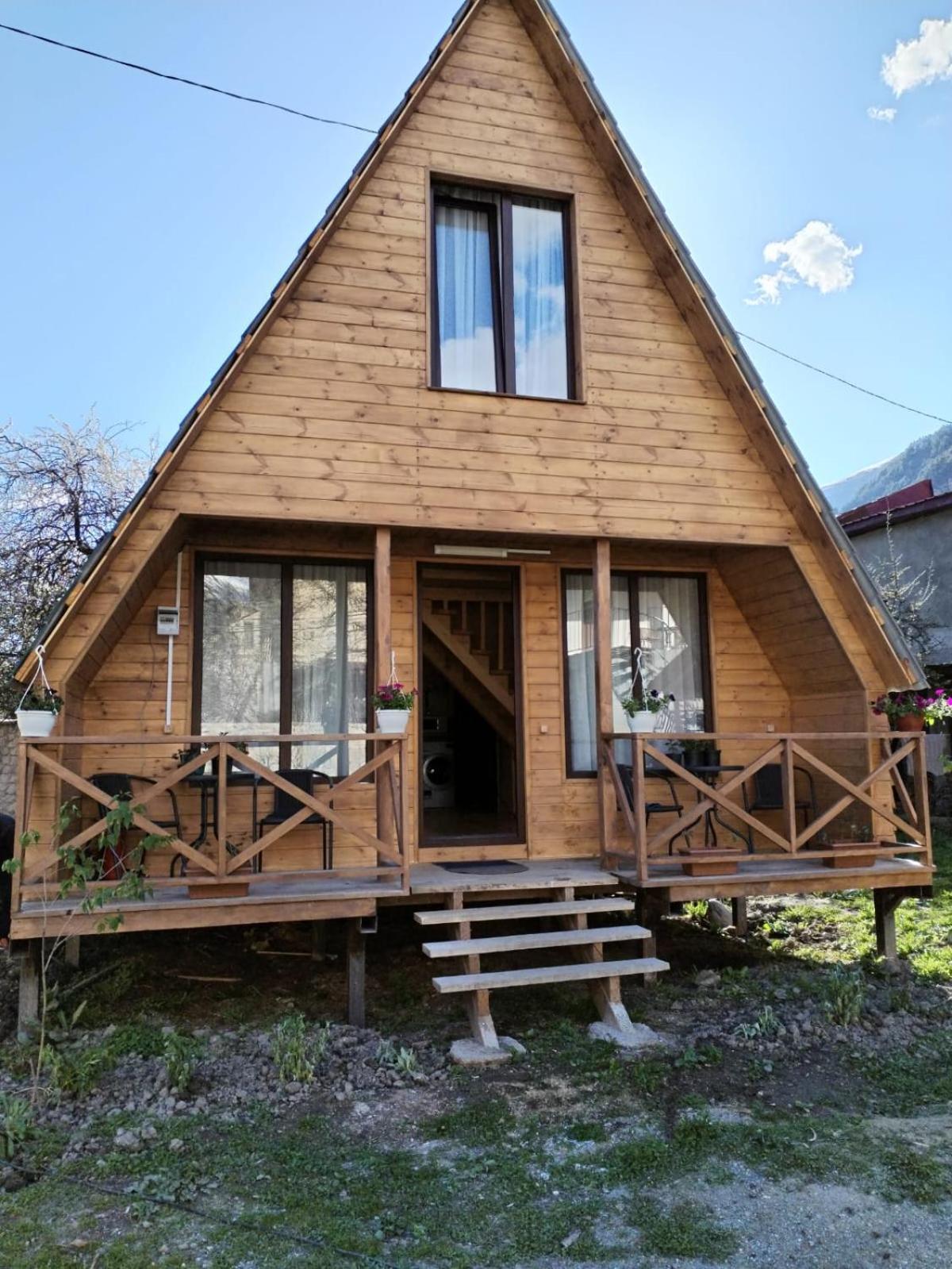 Guesthouse Venera Mestia Exterior photo